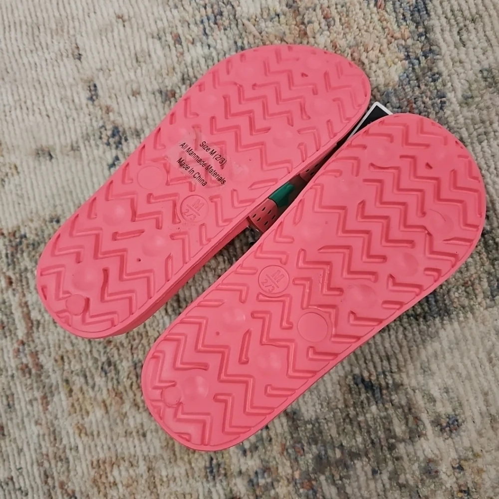 West Loop Girl's Strawberry Print Slide Sandals Size‎ 2/3